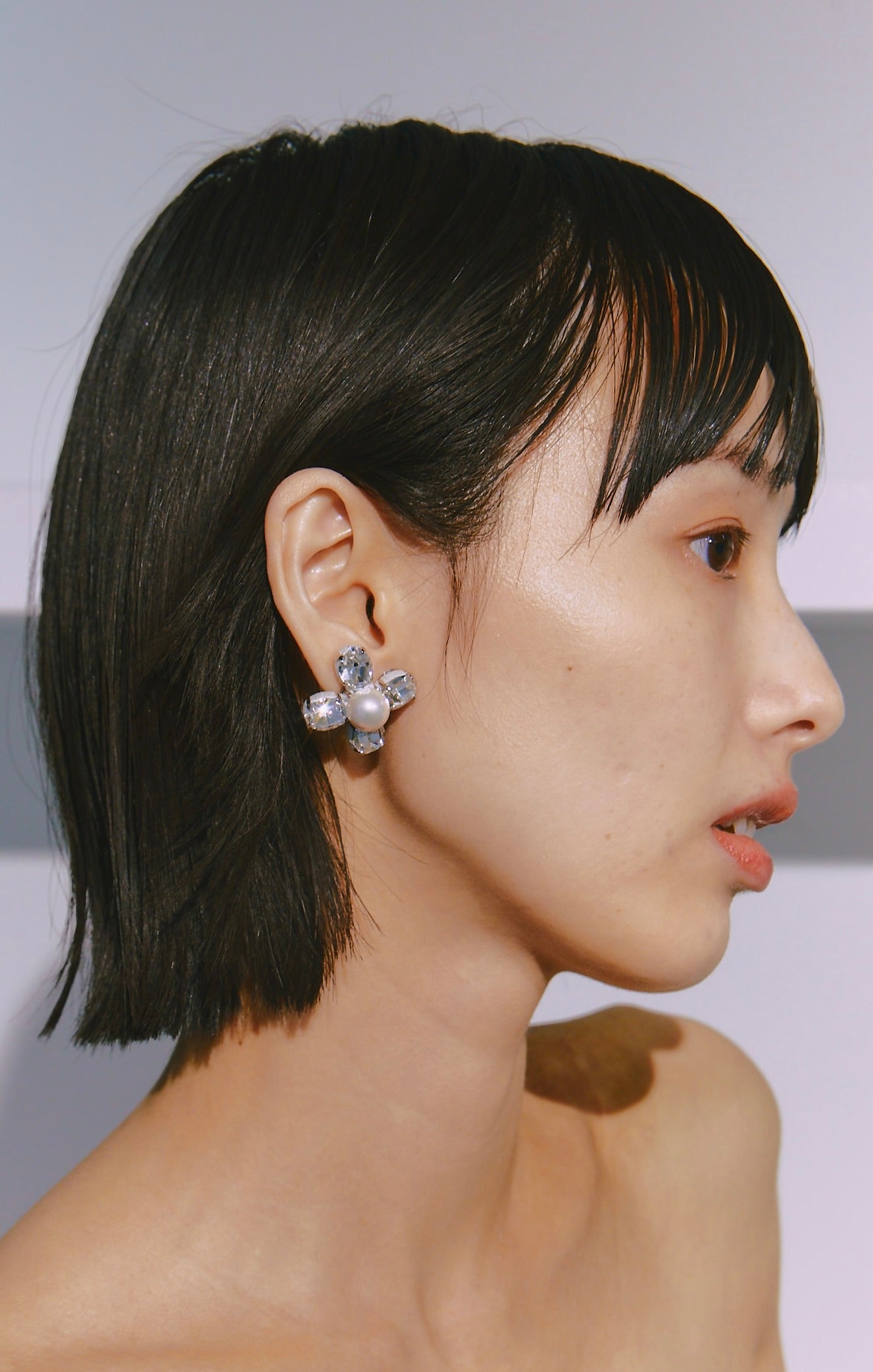 Crystal flower earring