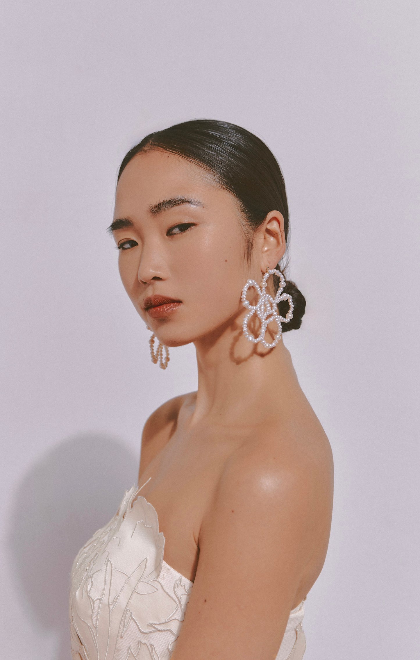 Pearl flower pierce